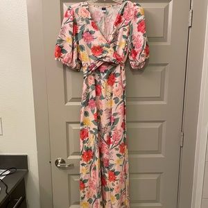 Old Navy 55% Linen Floral Maxi Dress